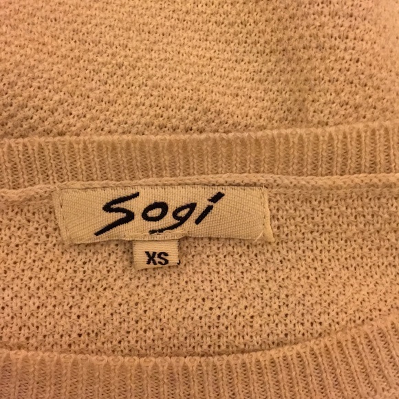 Sogi Asymmetric Sweater With Fringe - Picture 4 of 5